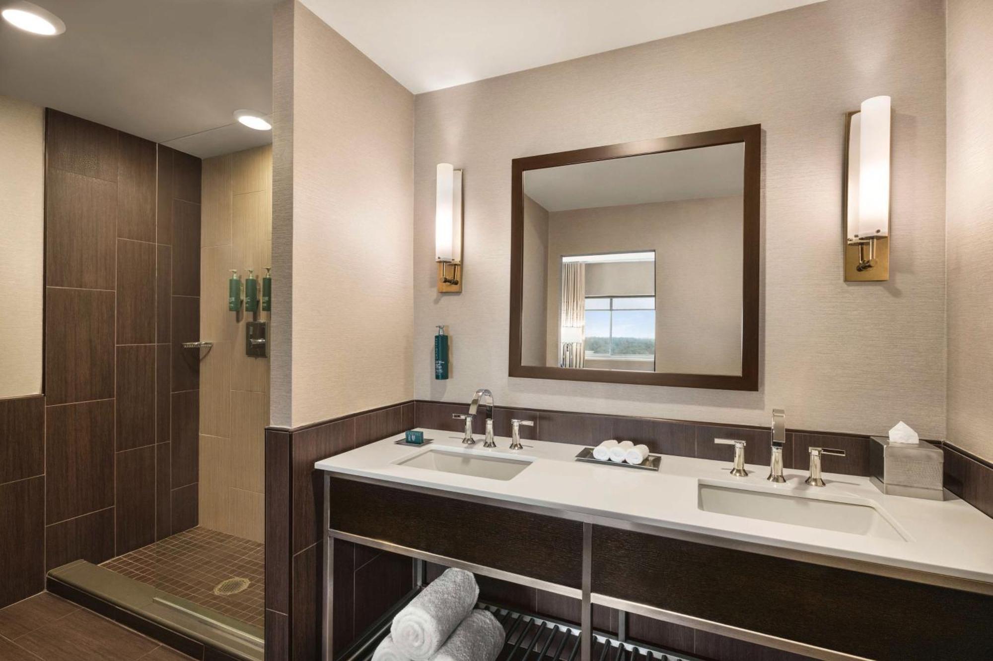 Hilton Philadelphia City Avenue Exterior foto